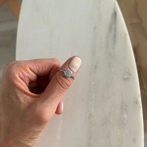 925 Sterling Silver Round Ring - Peace sign